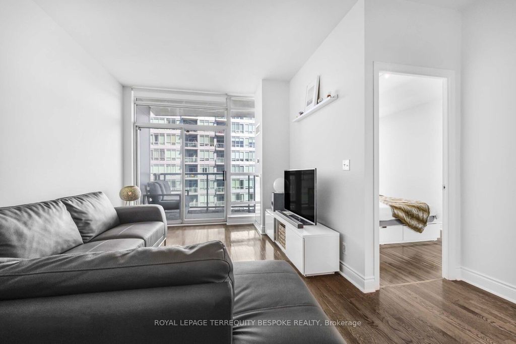 Photo of 1910 Lake Shore Boulevard W #906, Toronto, ON M6S 1A2 (MLS # W12570794)