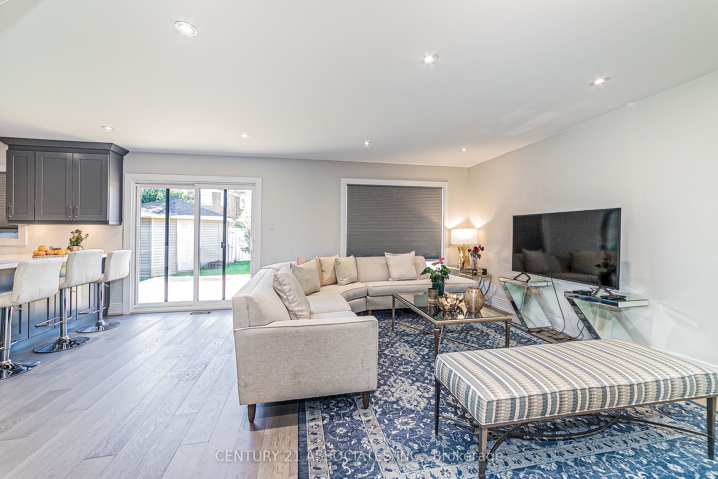 6255 Mccracken Drive