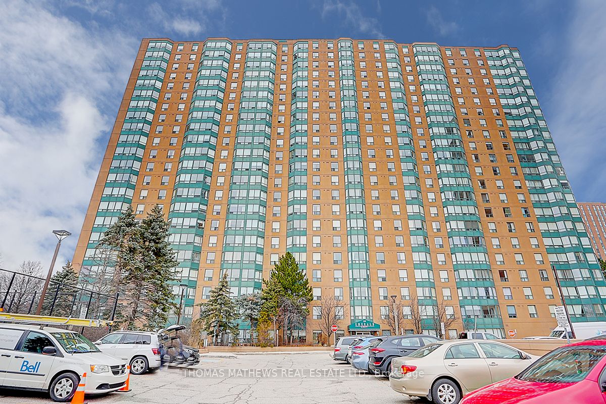 135 Hillcrest Avenue 2203