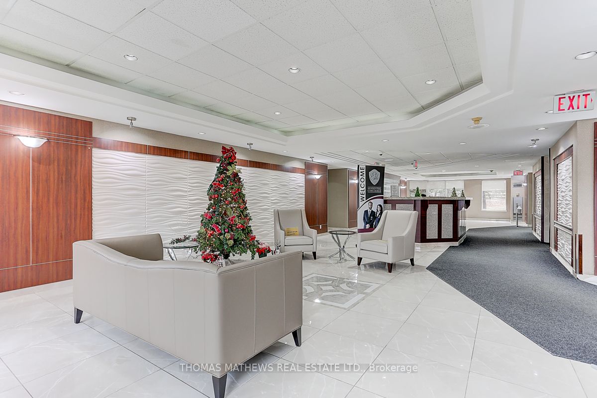 135 Hillcrest Avenue 2203