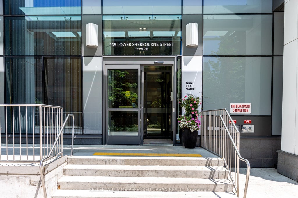 Photo of 135 Lower Sherbourne Street #1635, Toronto, ON M5A 1Y4 (MLS # C13781028)