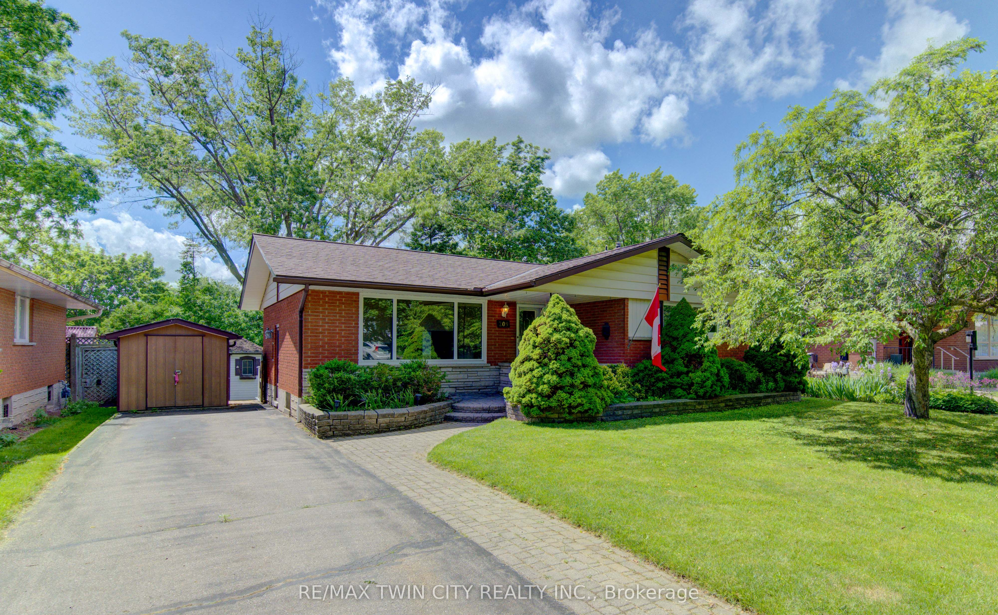 209 Dixie Crescent