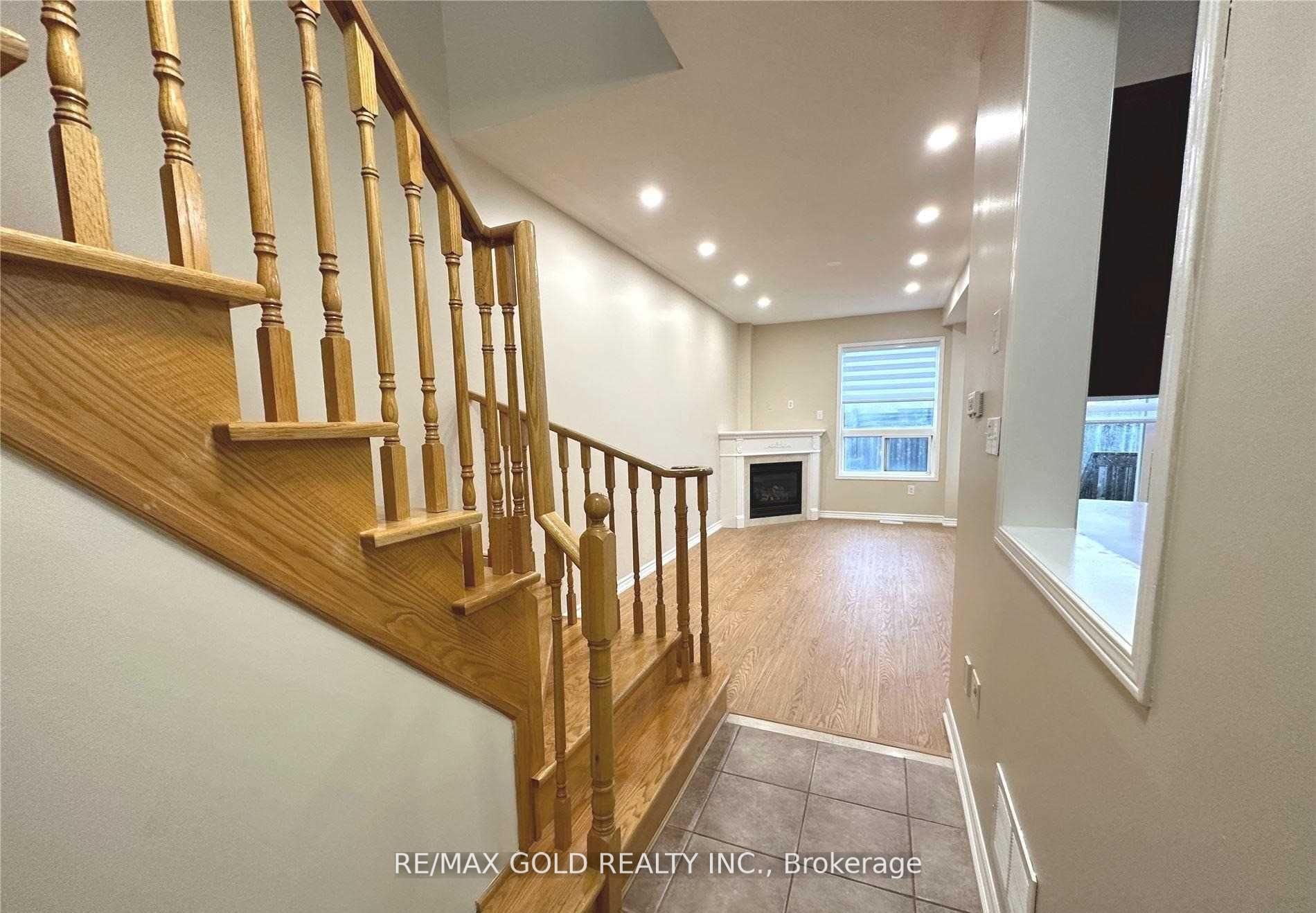 2295 Stone Glen Crescent