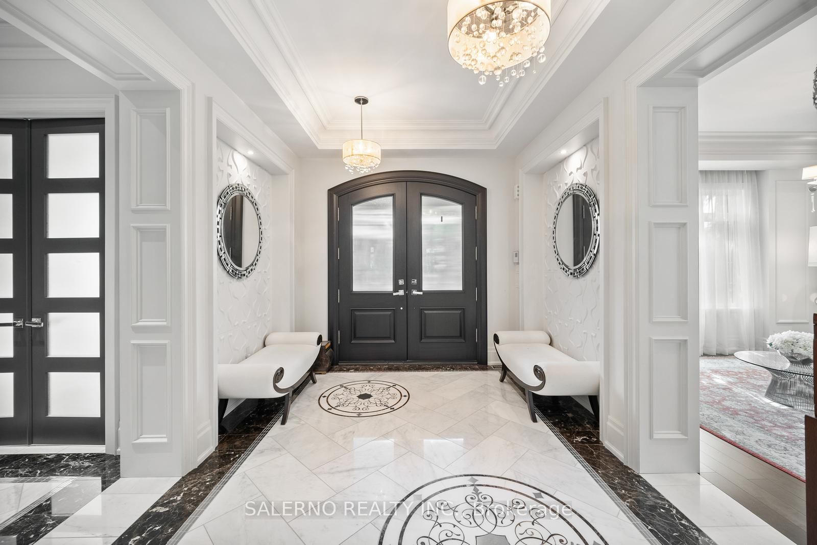 8 Thornhill Avenue