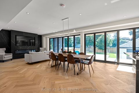 1560 Asgard Drive Mississauga ON L5E 2B9