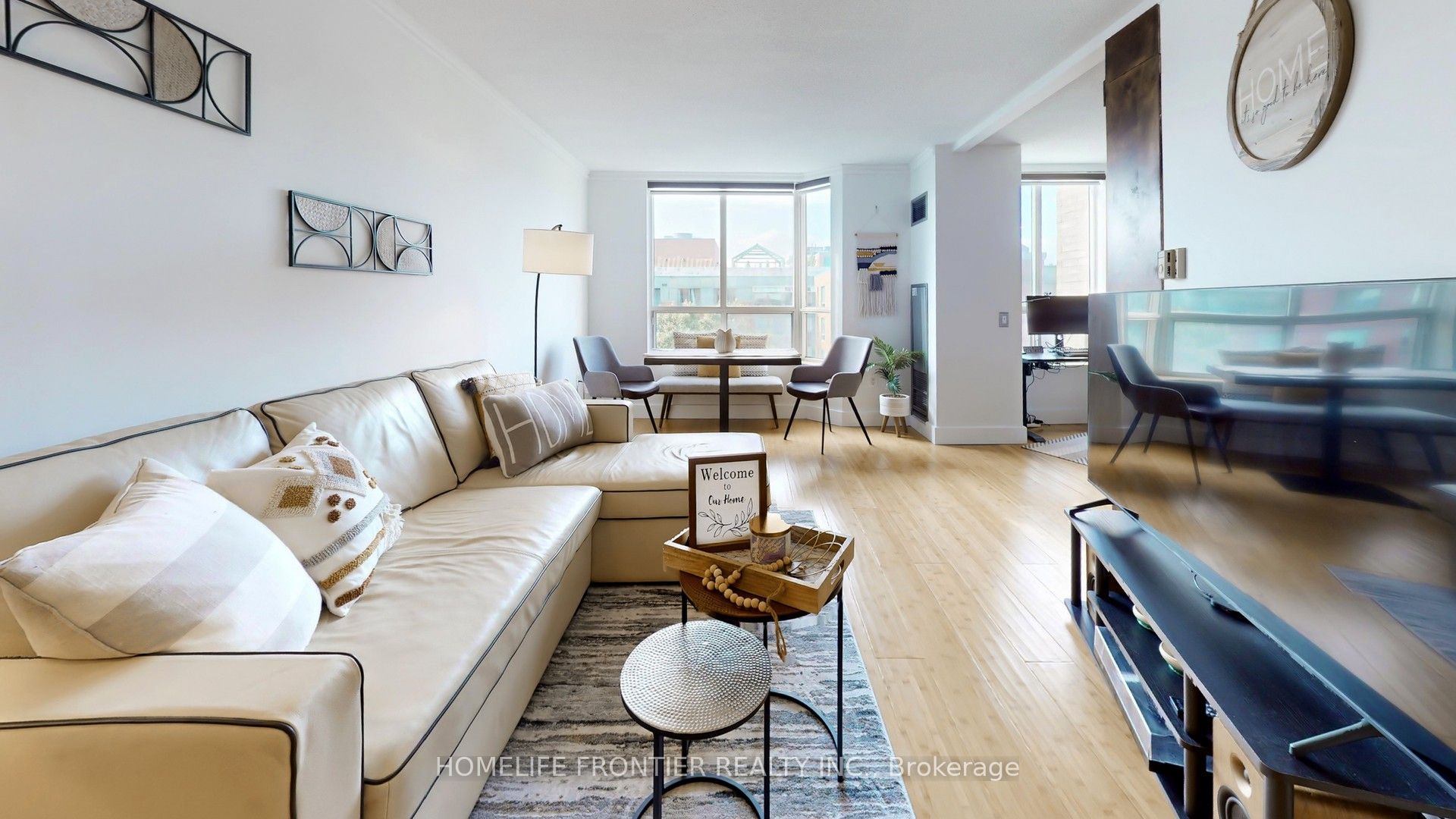 284 Bloor Street 806