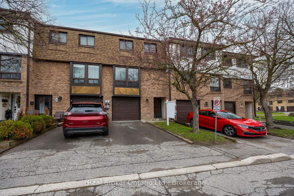 Photo of 220 Ormond Drive #30, Oshawa, ON L1G 6T5 (MLS # E13716038)