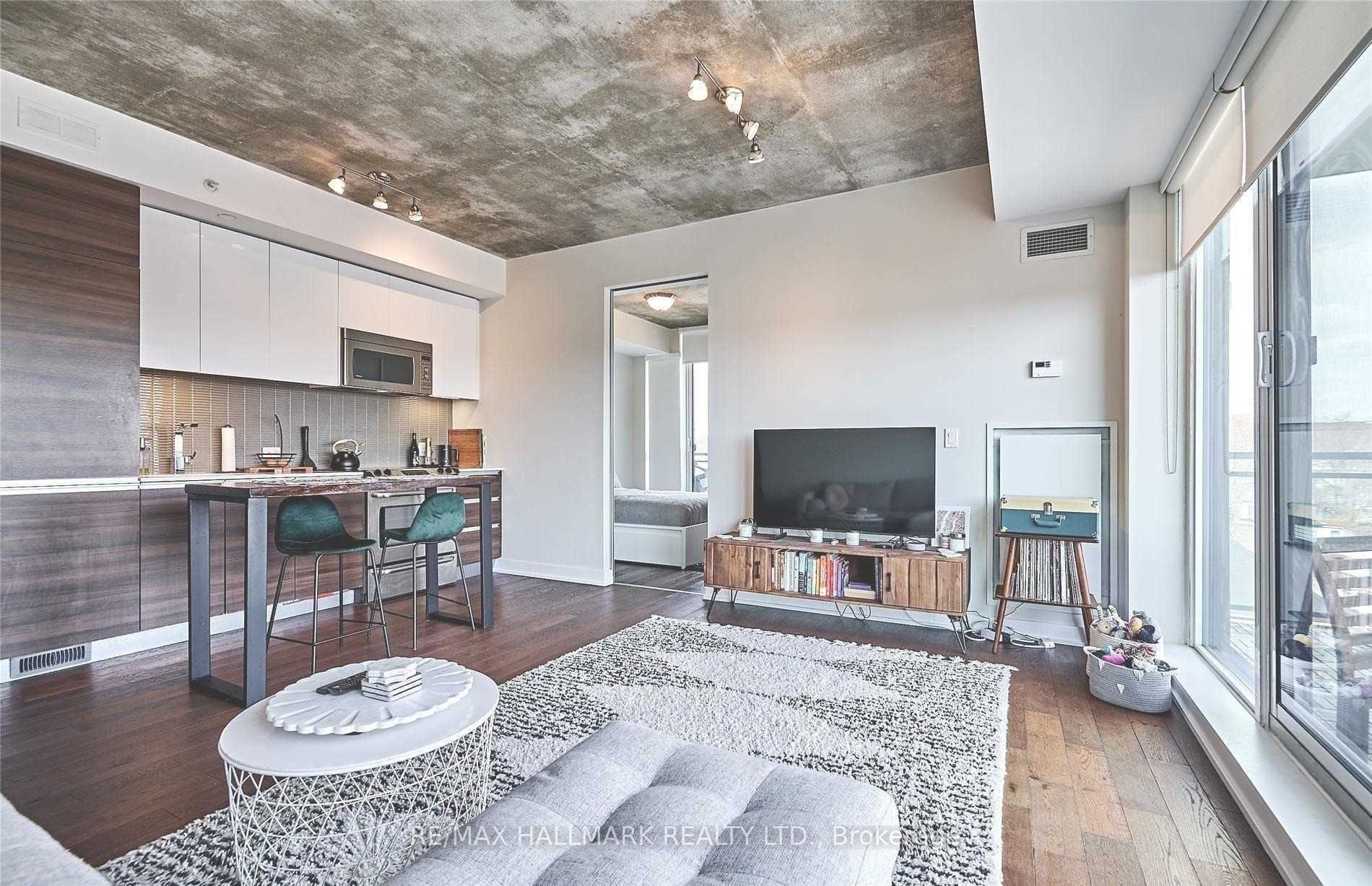 1238 Dundas Street E 602