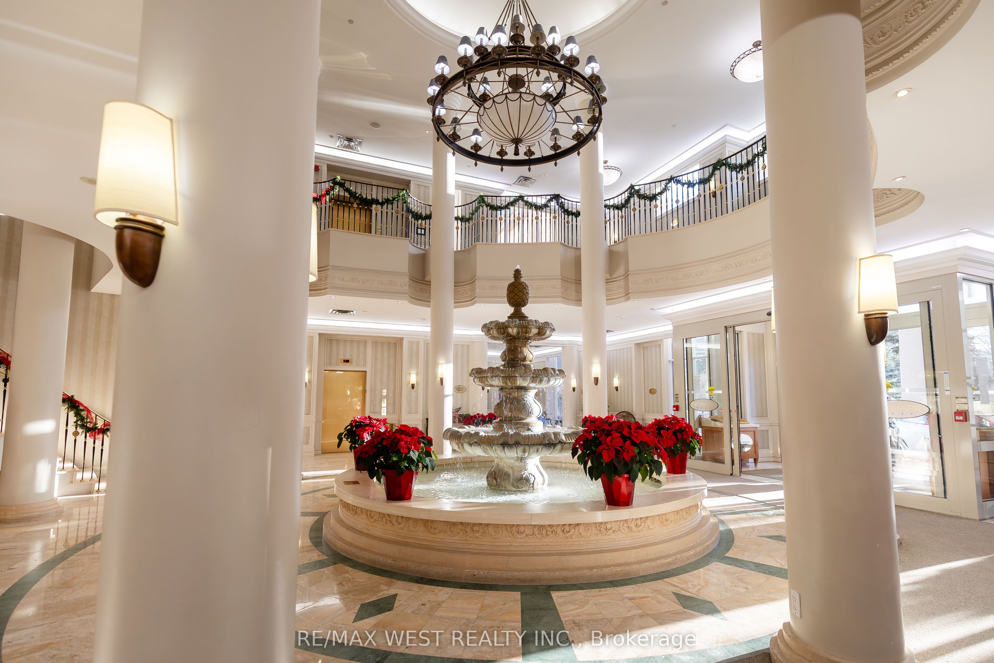 35 Kingsbridge Garden Circle 902