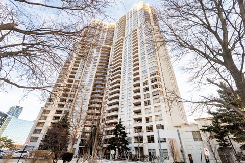 35 Kingsbridge Garden Circle 902 Mississauga ON L5R 3Z5