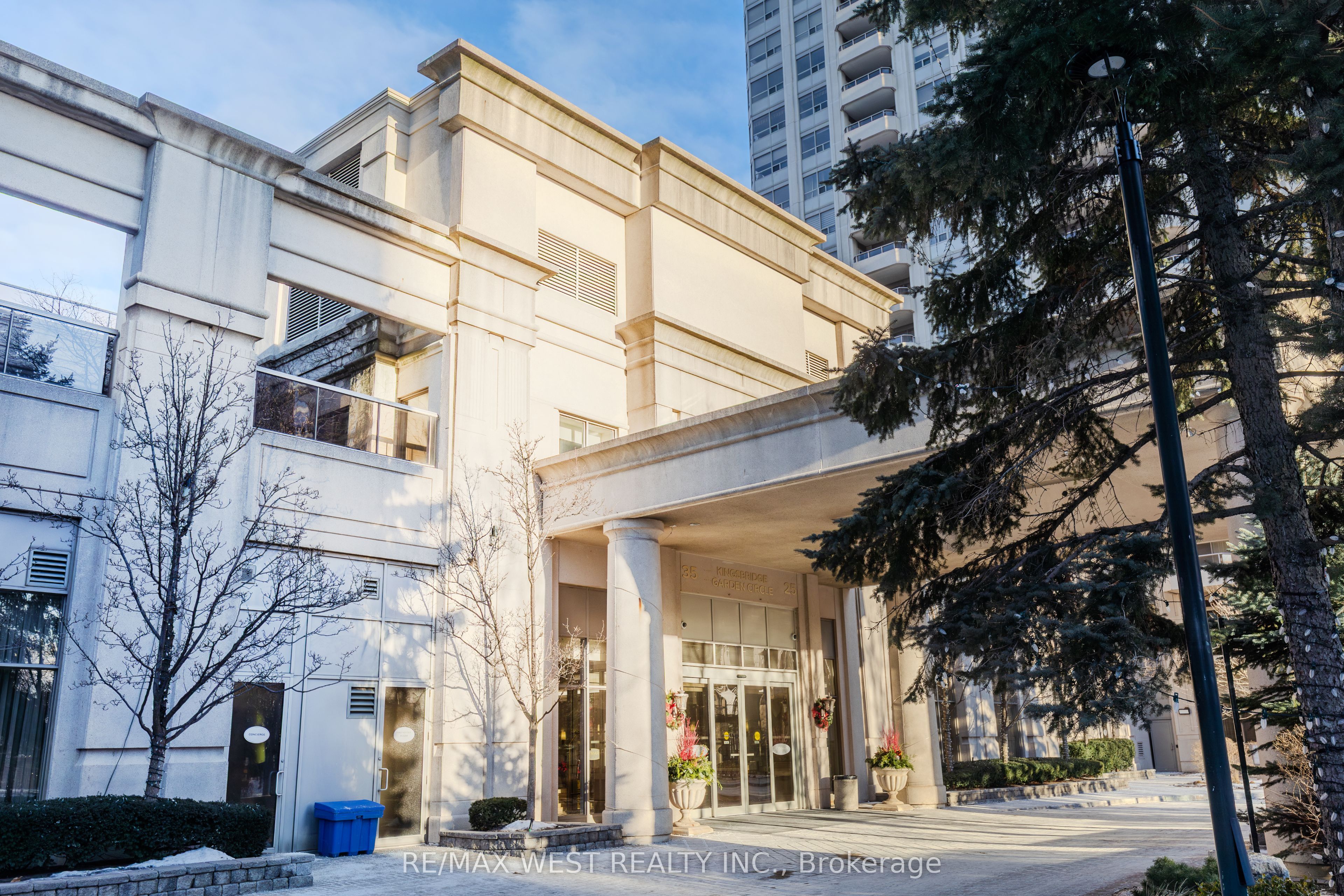 35 Kingsbridge Garden Circle 902