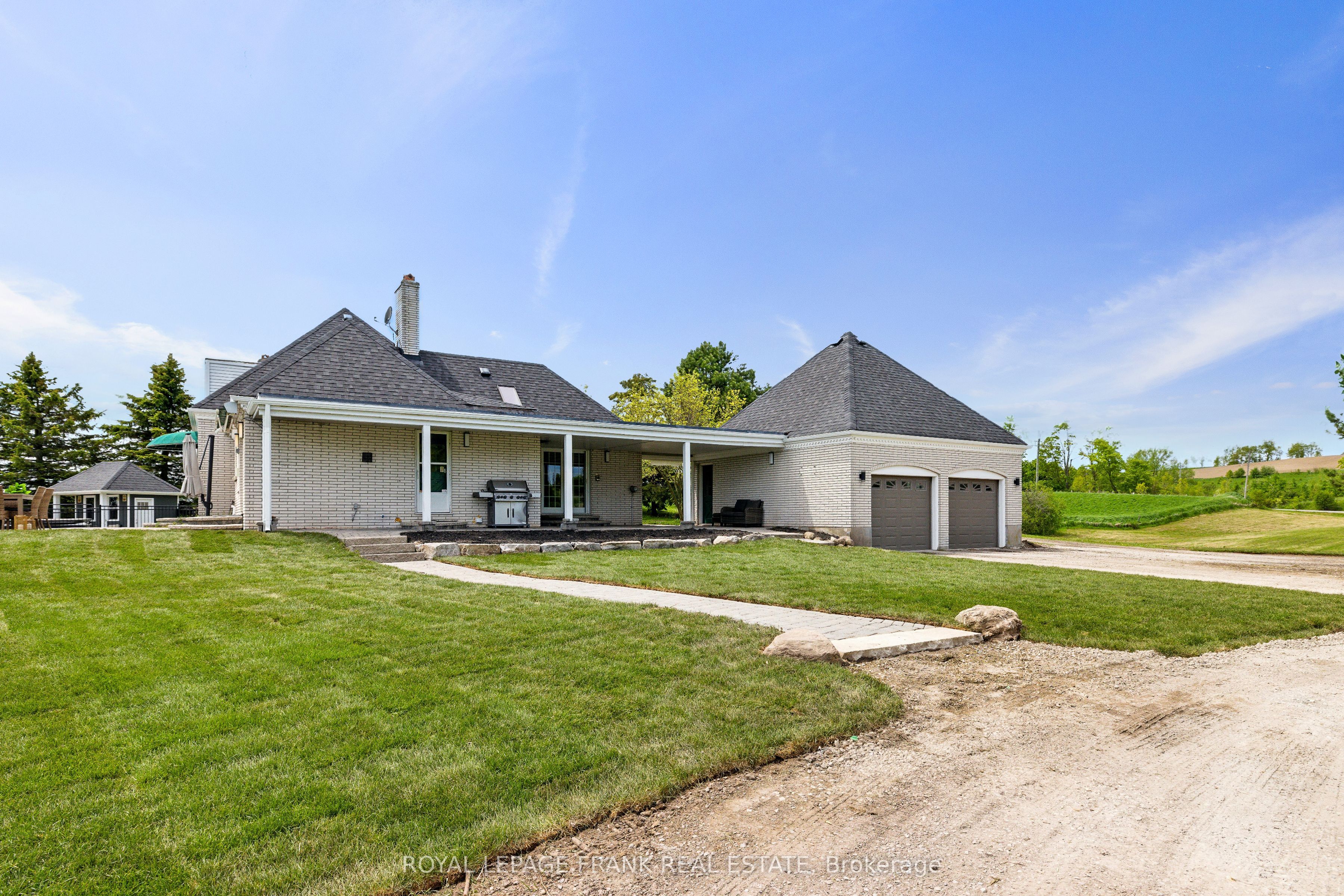 815 Coates Road W