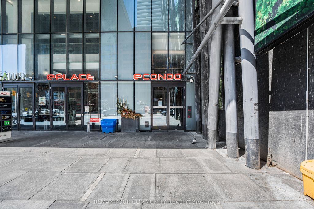 Photo of 8 Eglinton Avenue #1108, Toronto, ON M4P 1A6 (MLS # C13024294)