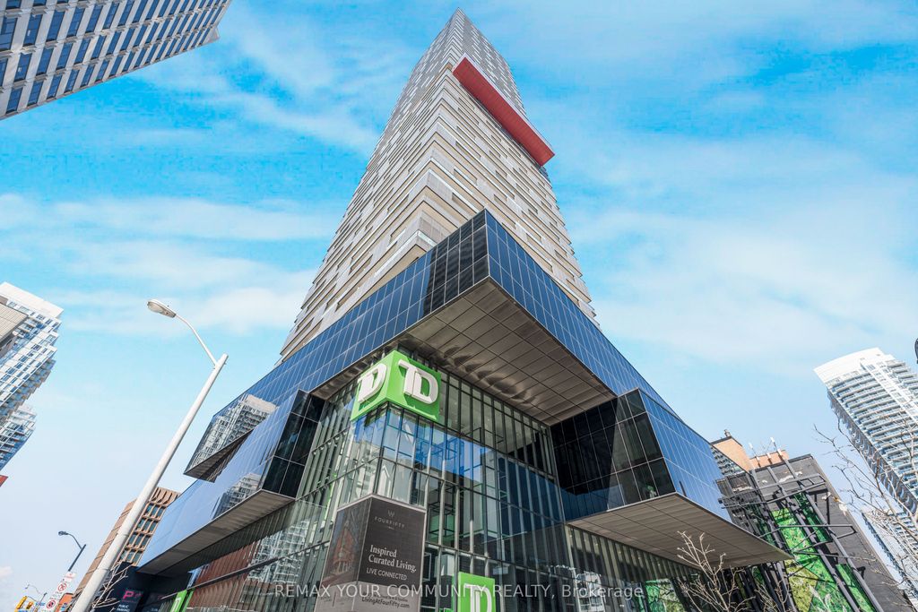 Photo of 8 Eglinton Avenue #1108, Toronto, ON M4P 1A6 (MLS # C13024294)