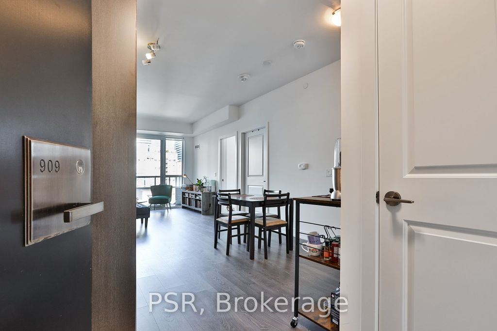 Photo of 11 Lillian Street #909, Toronto, ON M4S 2H7 (MLS # C12670028)