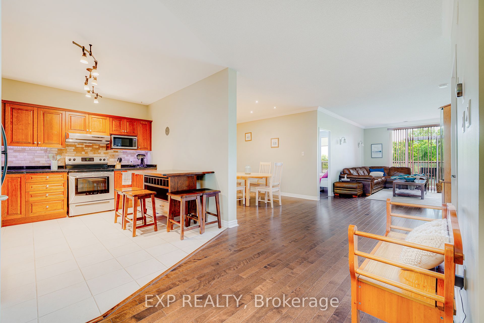 255 Keats Way 403