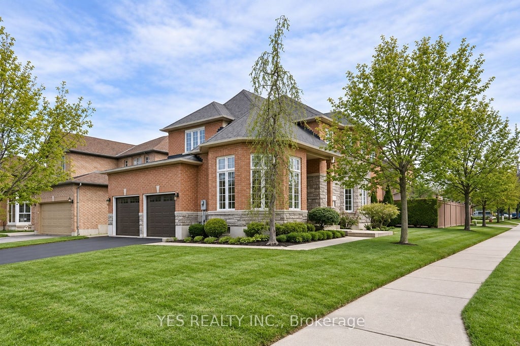 Photo of 17 Snowcap Road, Brampton, ON L6R 1W2 (MLS # W13776986)