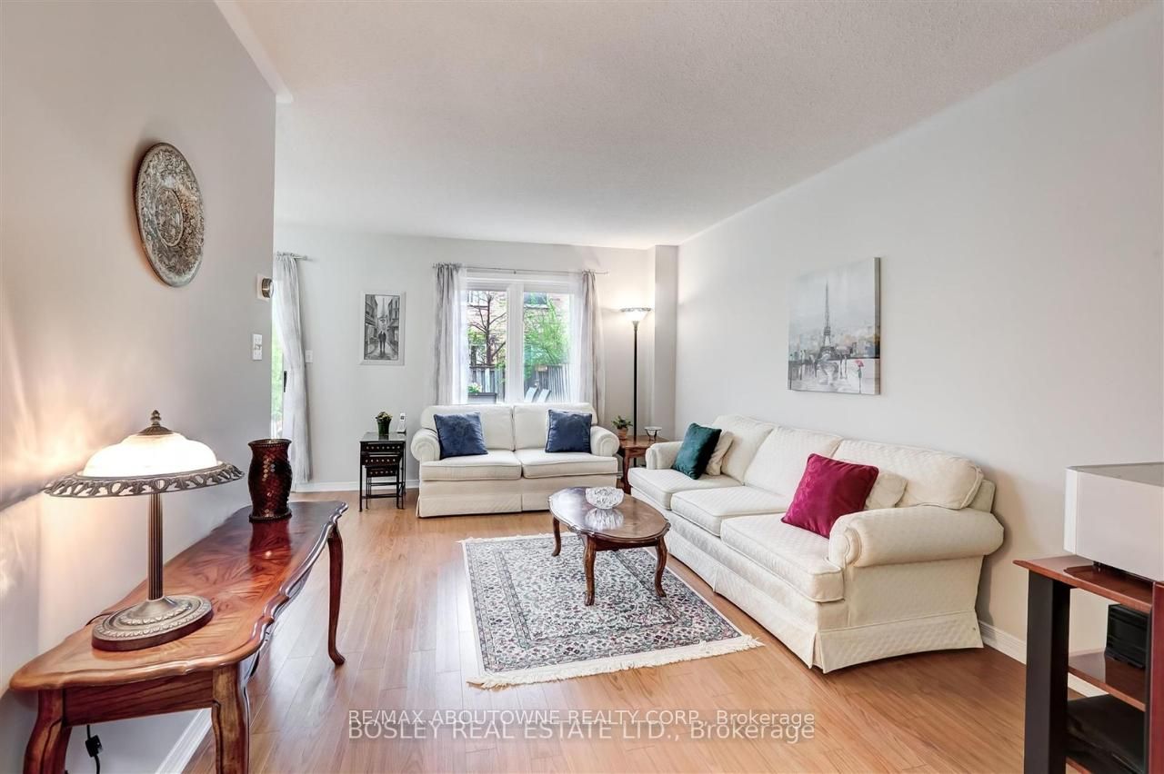 1176 Treetop Terrace