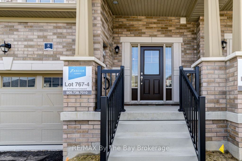 Photo of 8 Federica Crescent, Wasaga Beach, ON L9Z 0N6 (MLS # S13033468)