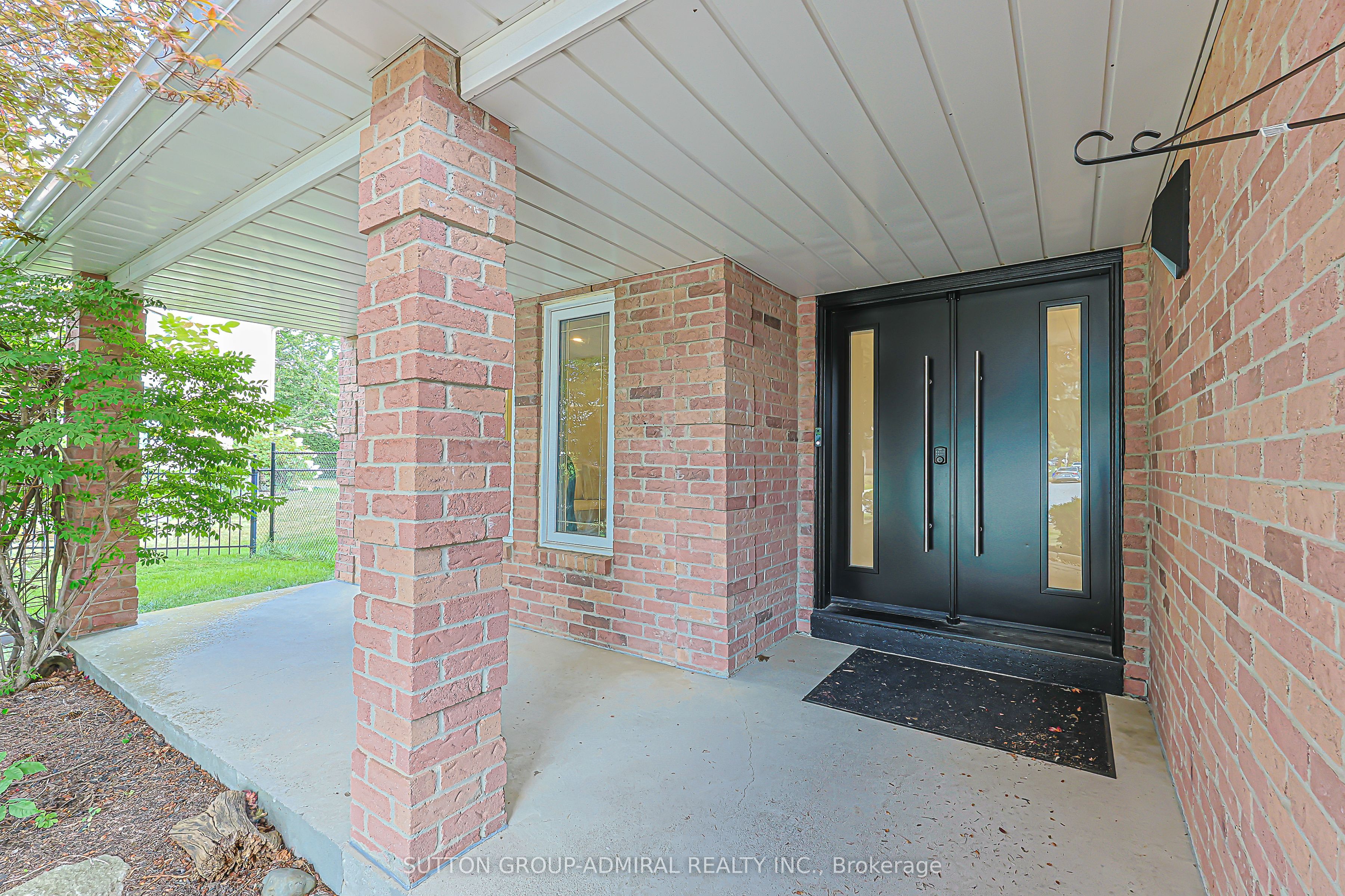 62 Pickett Crescent