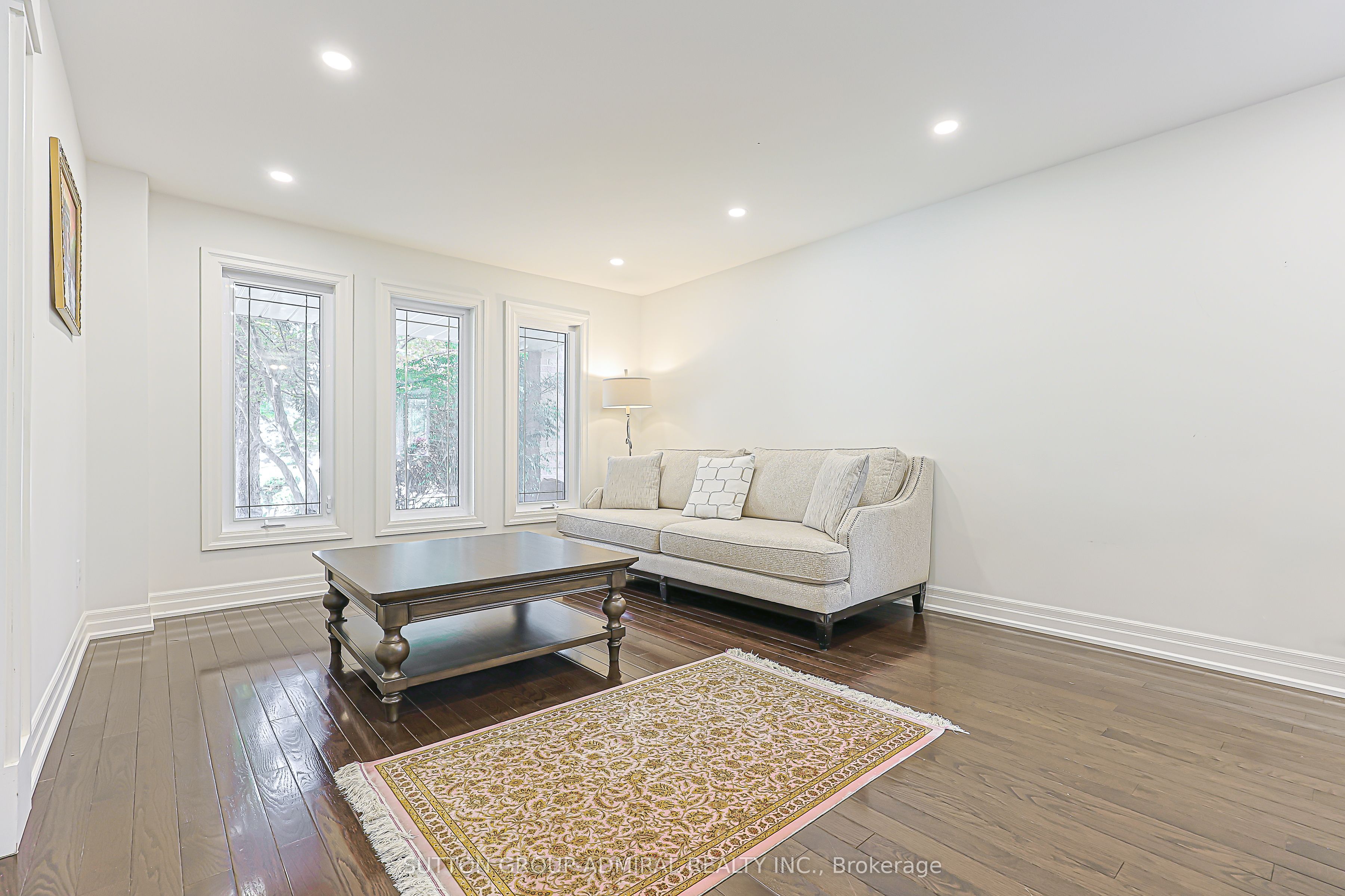 62 Pickett Crescent