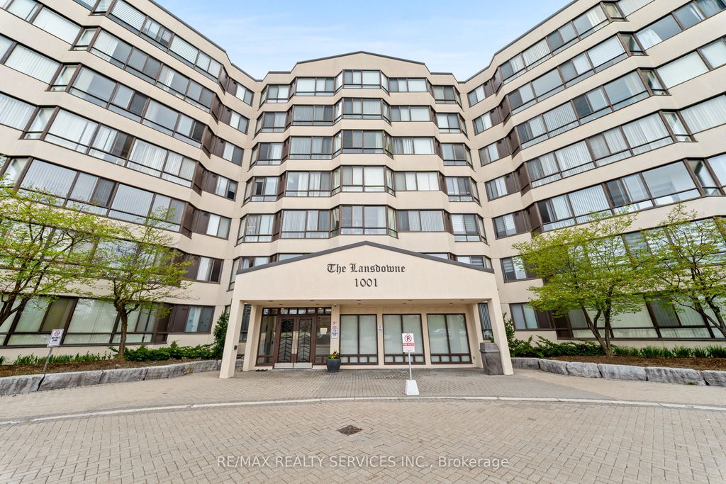 Photo of 1001 Cedarglen Gate #307, Mississauga, ON L5C 4R2 (MLS # W13063794)