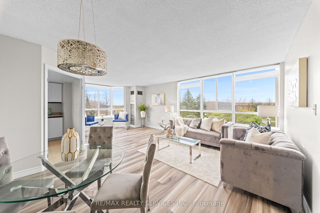 Photo of 1001 Cedarglen Gate #307, Mississauga, ON L5C 4R2 (MLS # W13063794)