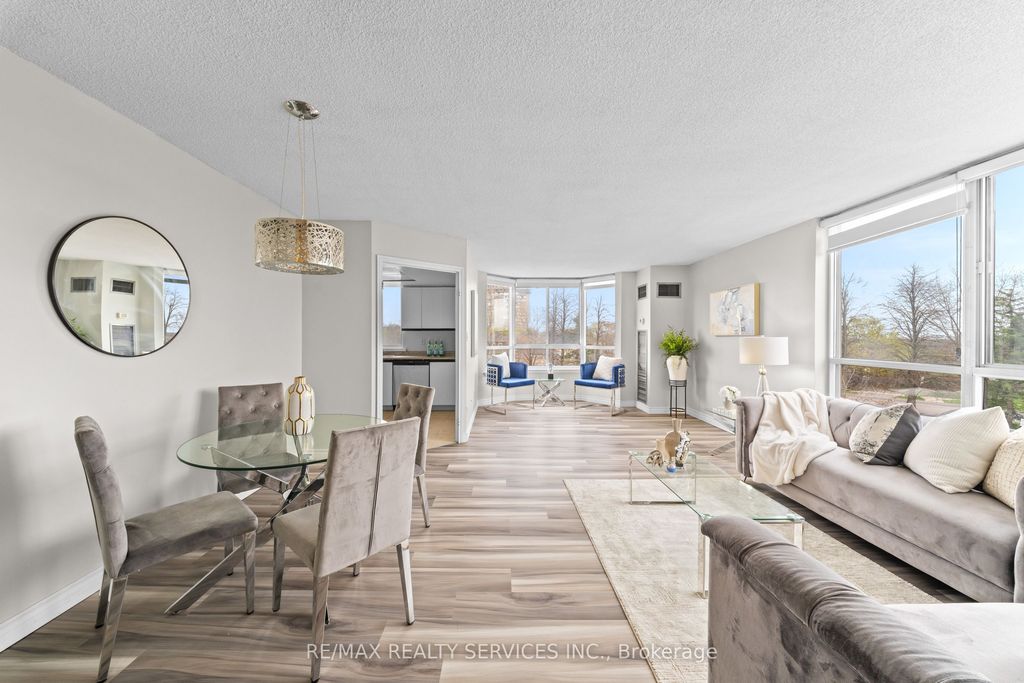 Photo of 1001 Cedarglen Gate #307, Mississauga, ON L5C 4R2 (MLS # W13063794)