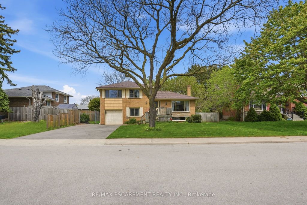 Photo of 773 Paling Road, Burlington, ON L7R 3B6 (MLS # W13149854)