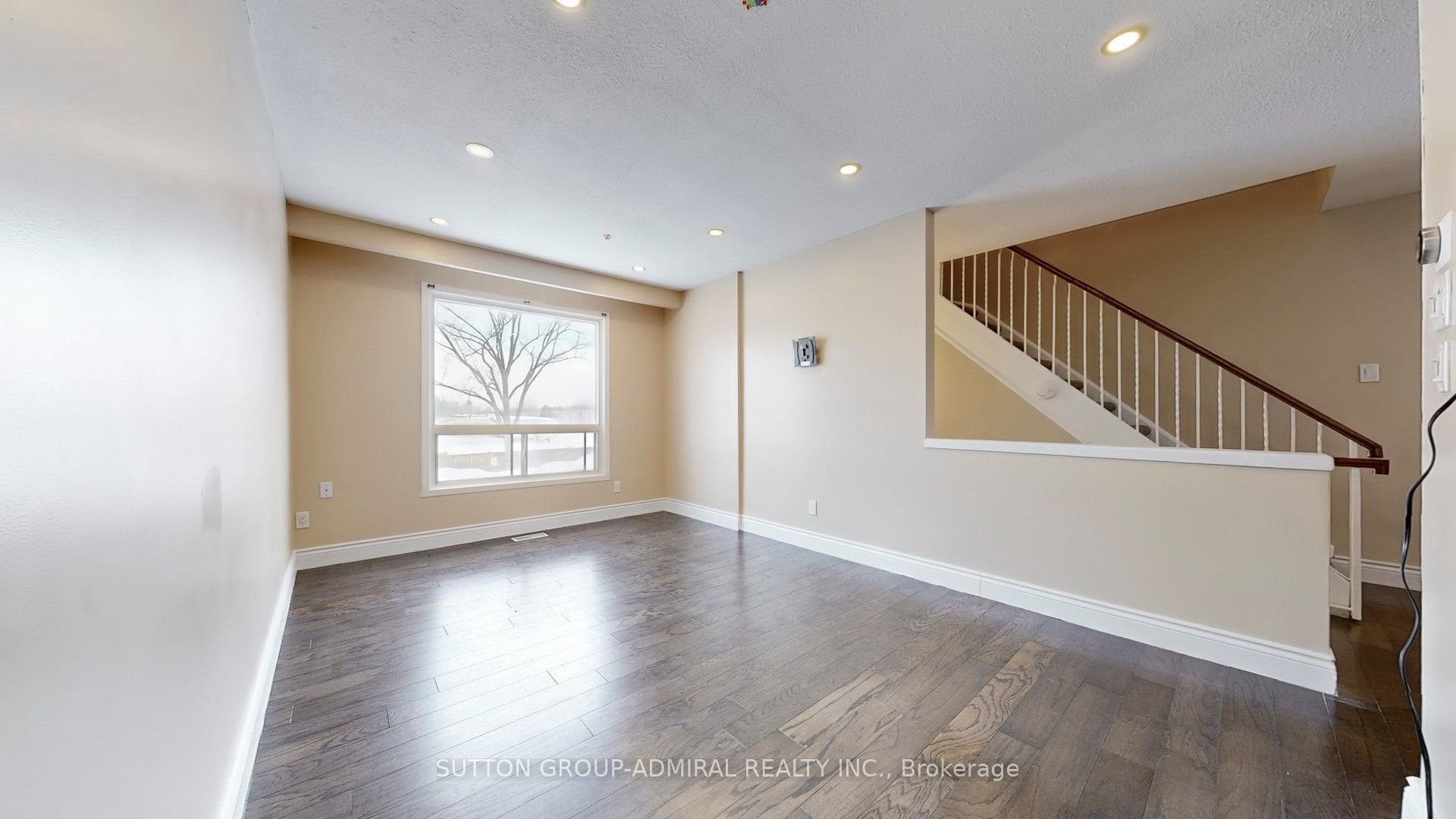 64 Bronte Street S 8