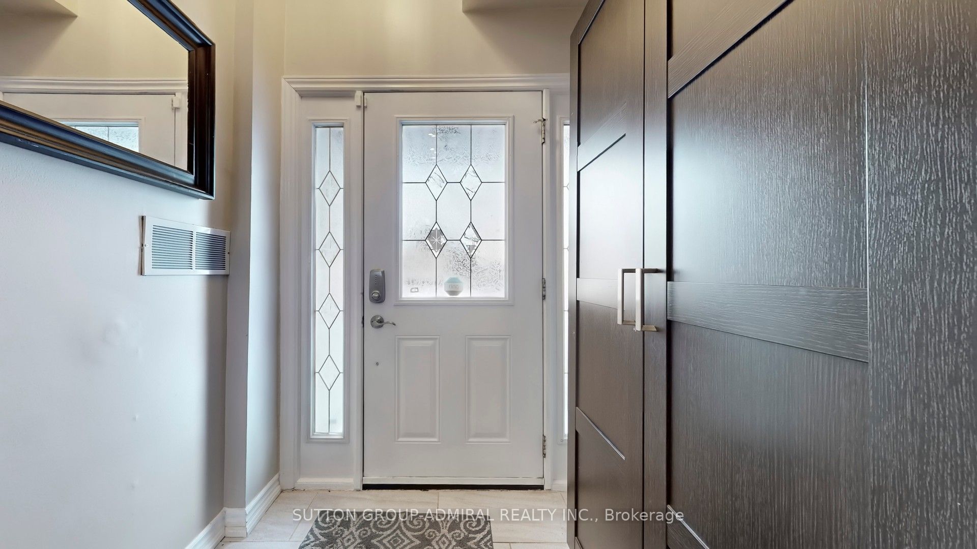64 Bronte Street S 8