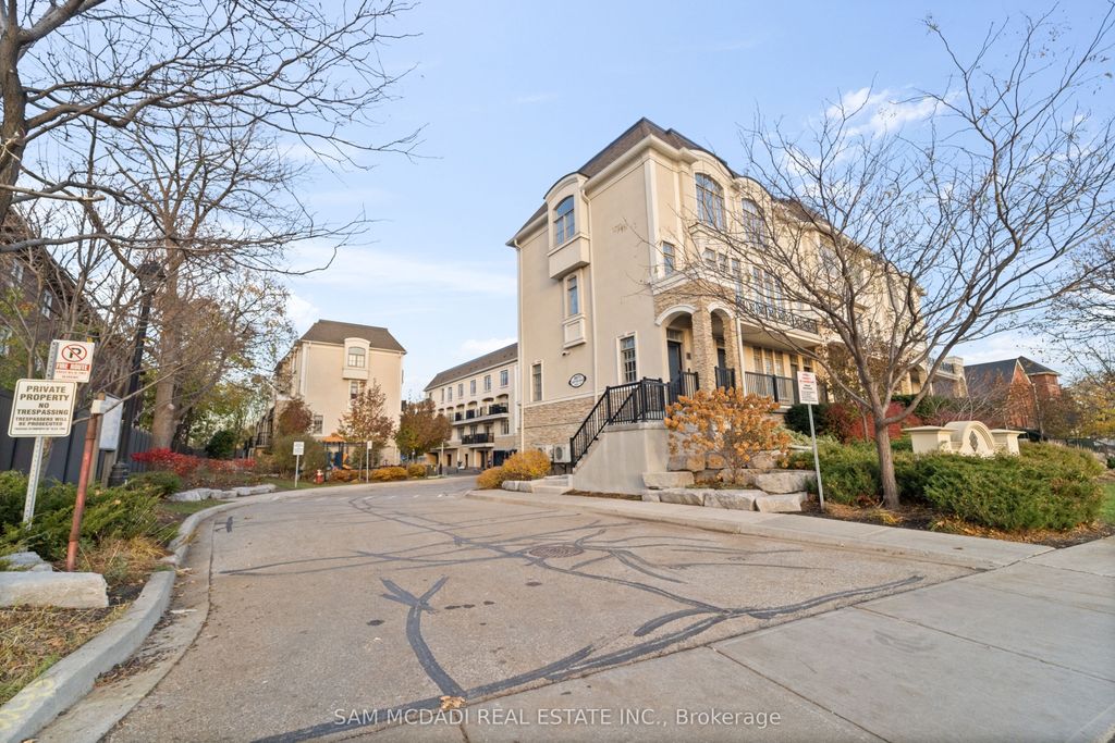 Photo of 3083 Cawthra Road #23, Mississauga, ON L5A 2X4 (MLS # W12692166)
