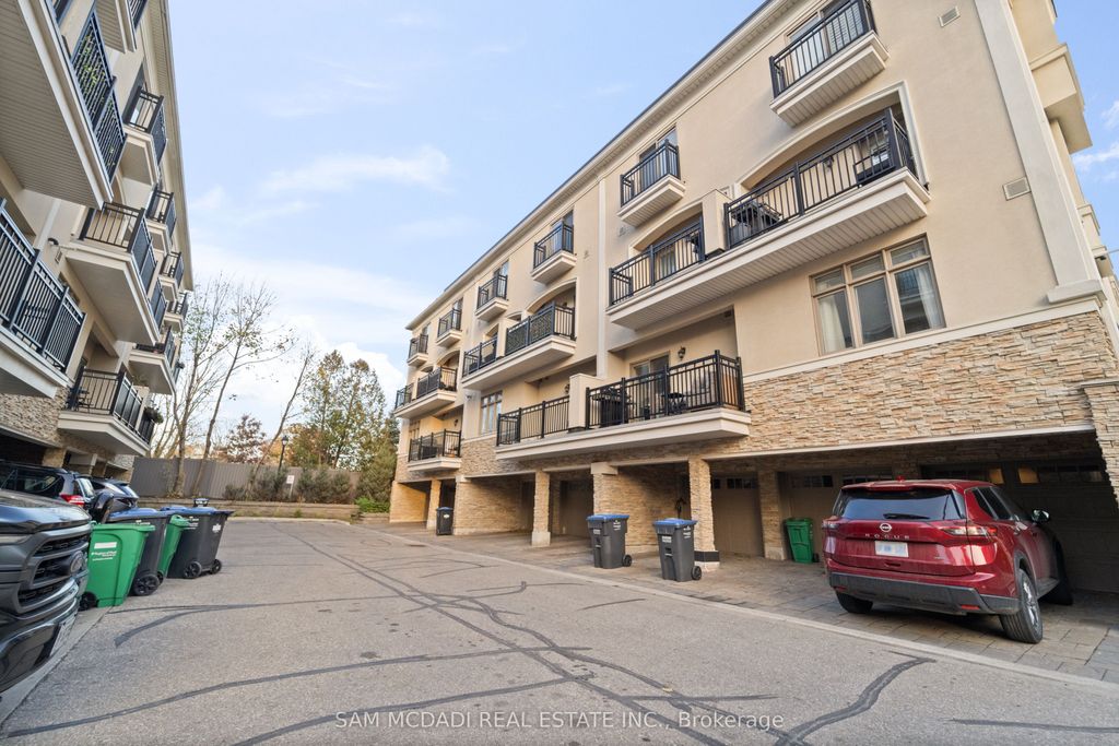 Photo of 3083 Cawthra Road #23, Mississauga, ON L5A 2X4 (MLS # W12692166)