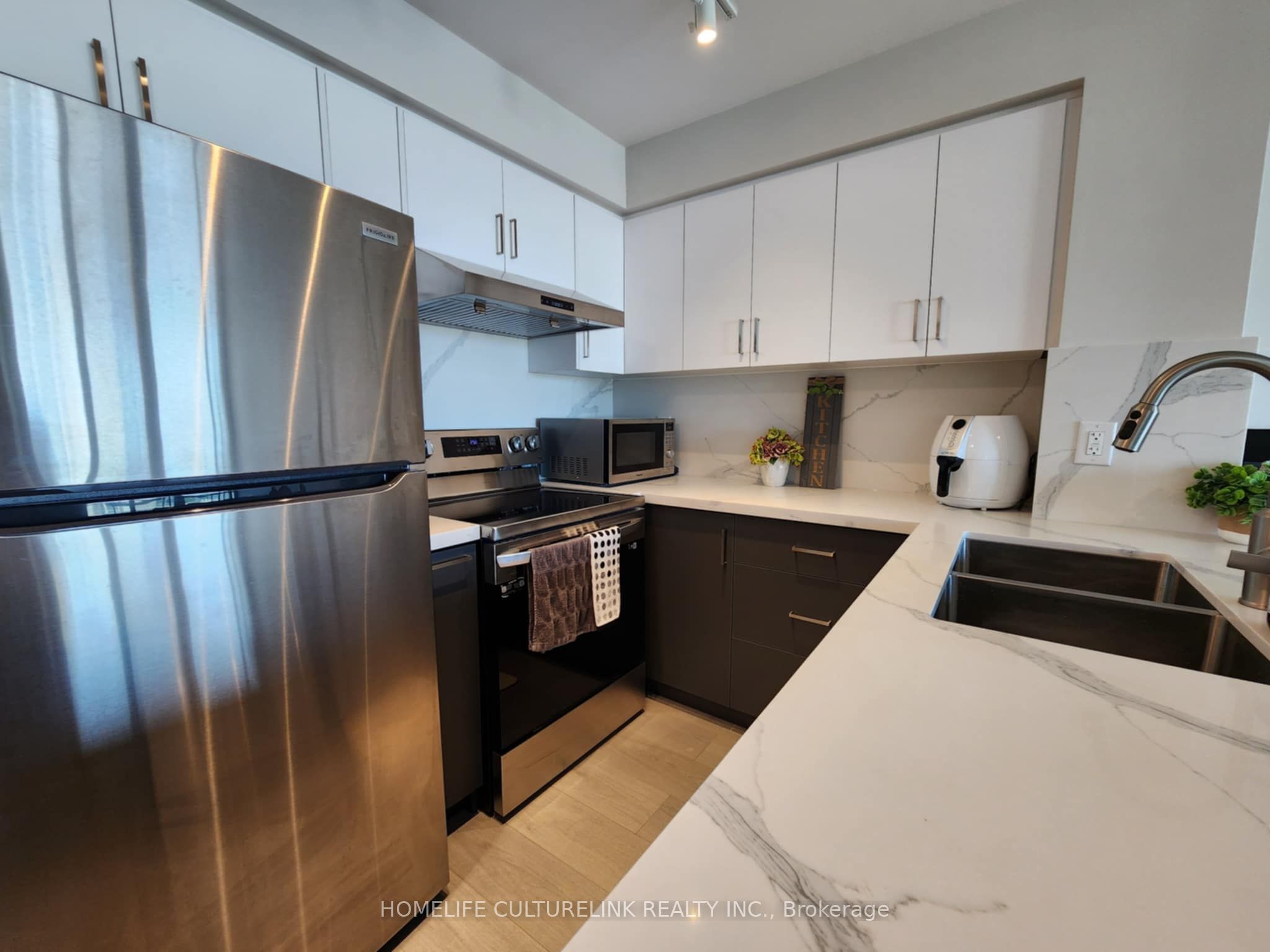 50 Brian Harrison Way 305