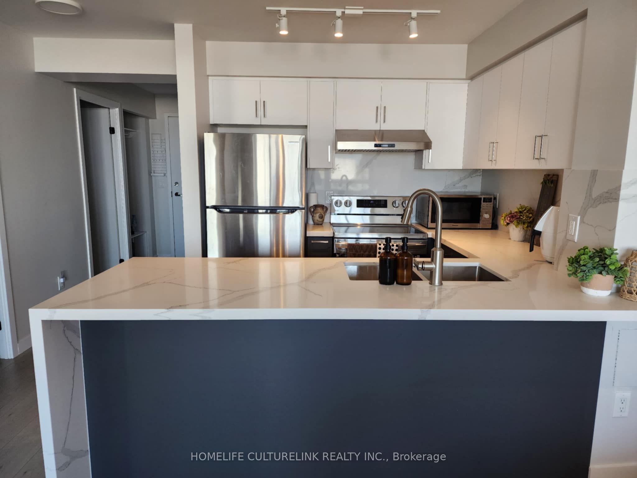 50 Brian Harrison Way 305