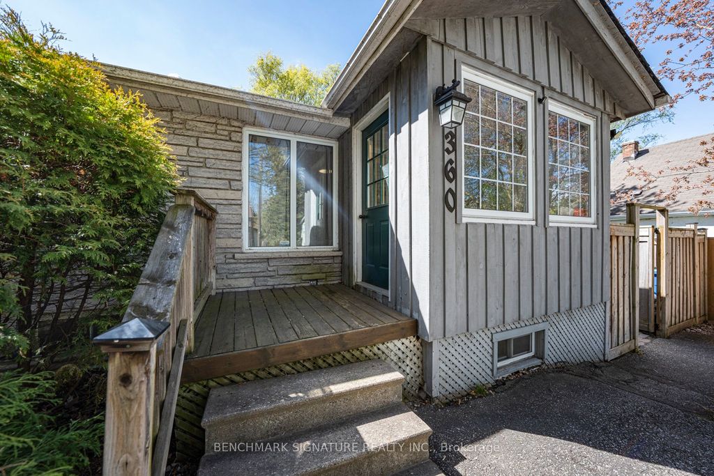 Photo of 360 Ontario Street, Newmarket, ON L3Y 2K3 (MLS # N13147358)