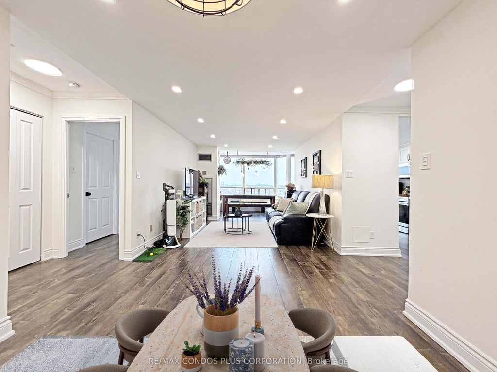 Photo of 120 Promenade Circle #1509, Vaughan, ON L4J 7W9 (MLS # N13777008)