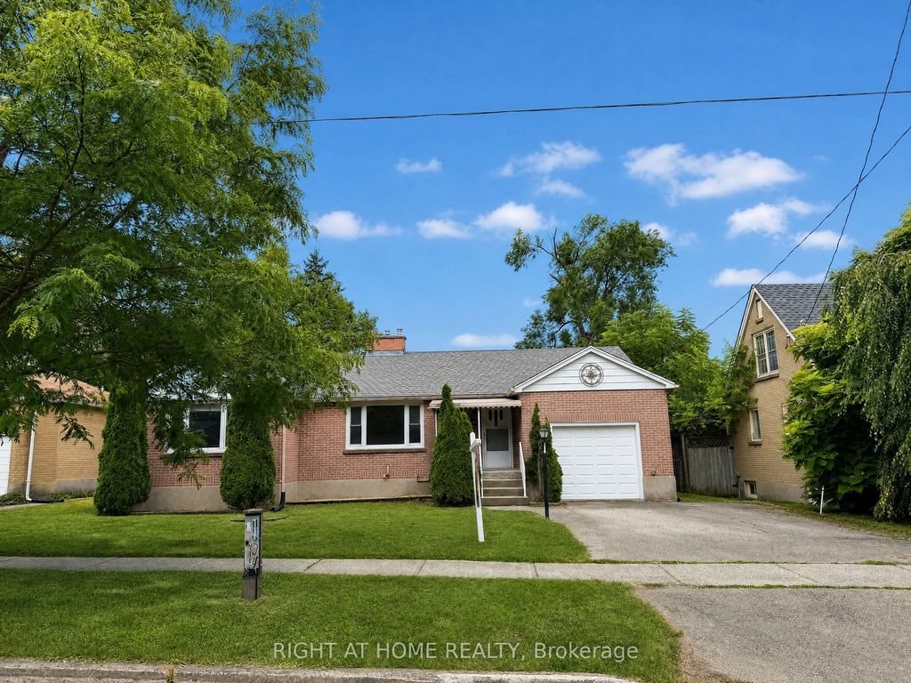 Photo of 719 Rowntree Avenue, London South, ON N6C 2L9 (MLS # X13559694)