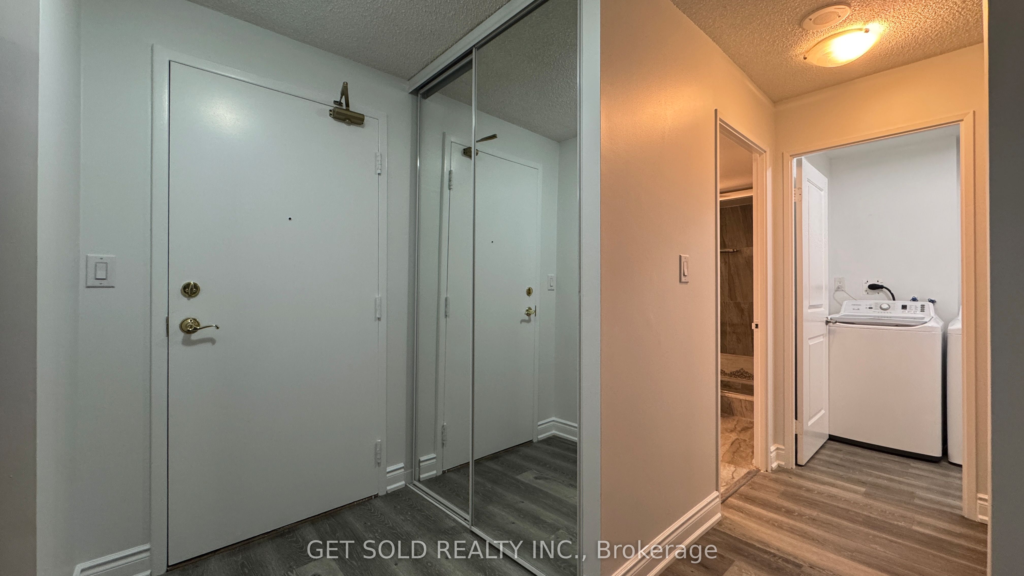 145 Hillcrest Avenue 702