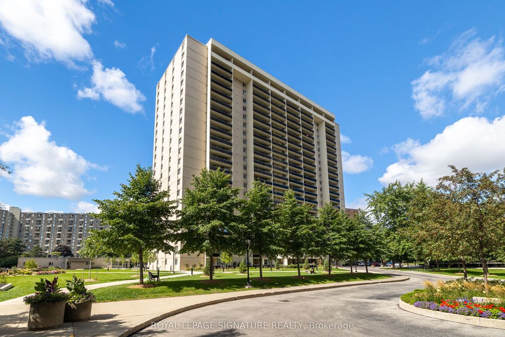 Photo of 820 Burnhamthorpe Road #2105, Toronto, ON M9C 4W2 (MLS # W12369586)