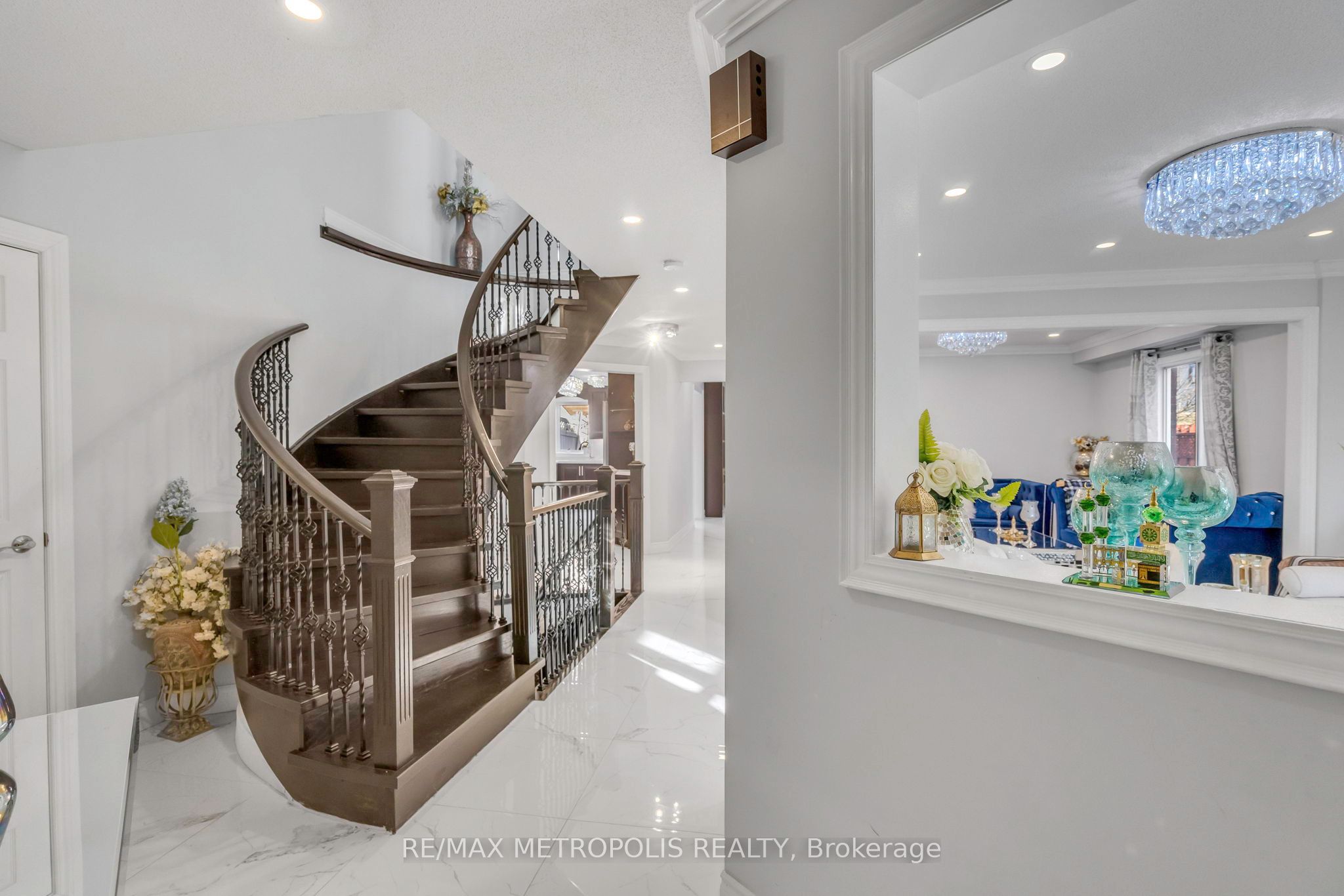 345 Old Harwood Avenue