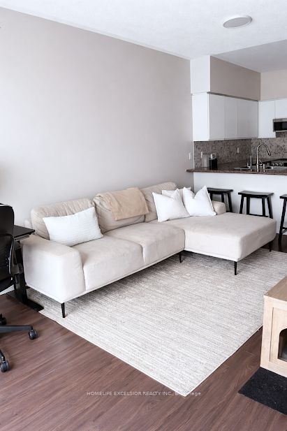 1837 Eglinton Avenue E 226