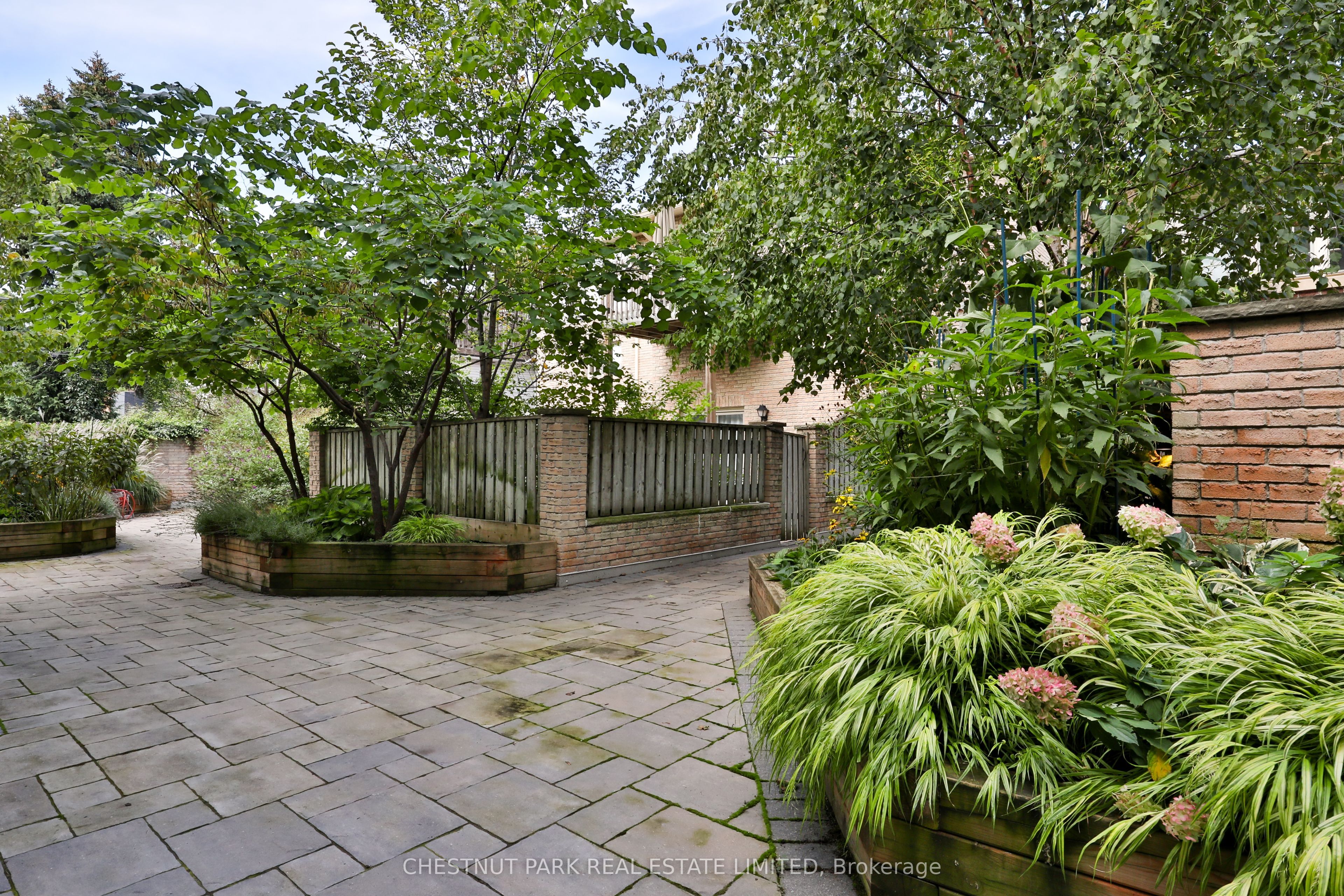 95 Summerhill Avenue TH 5
