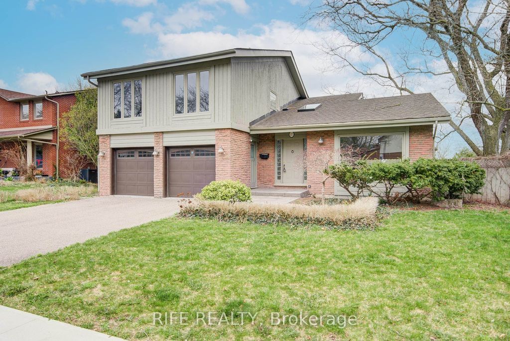 Photo of 17 Bramble Drive, Toronto, ON M3B 2E9 (MLS # C12439152)