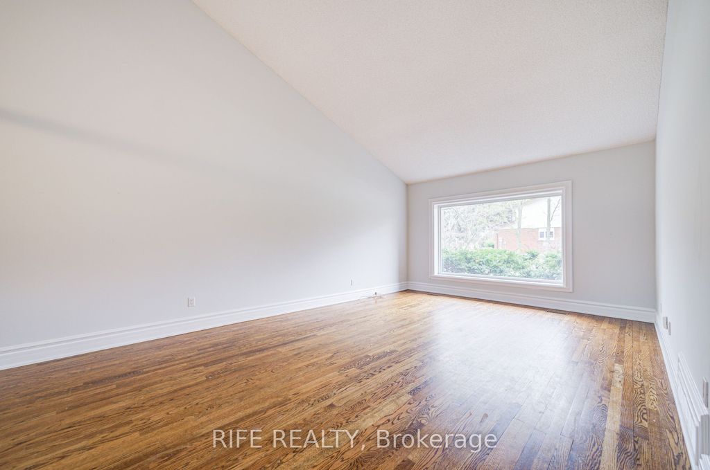 Photo of 17 Bramble Drive, Toronto, ON M3B 2E9 (MLS # C12439152)