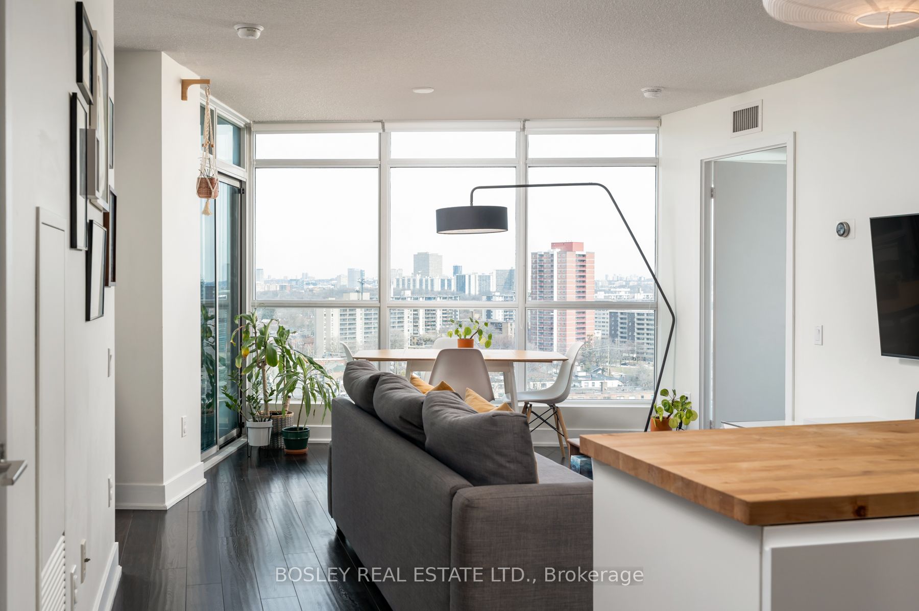 1048 Broadview Avenue 1807