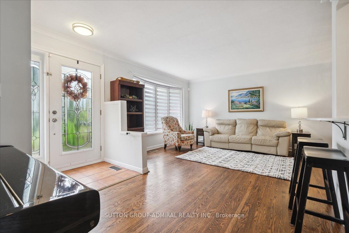 1864 Hindhead Road