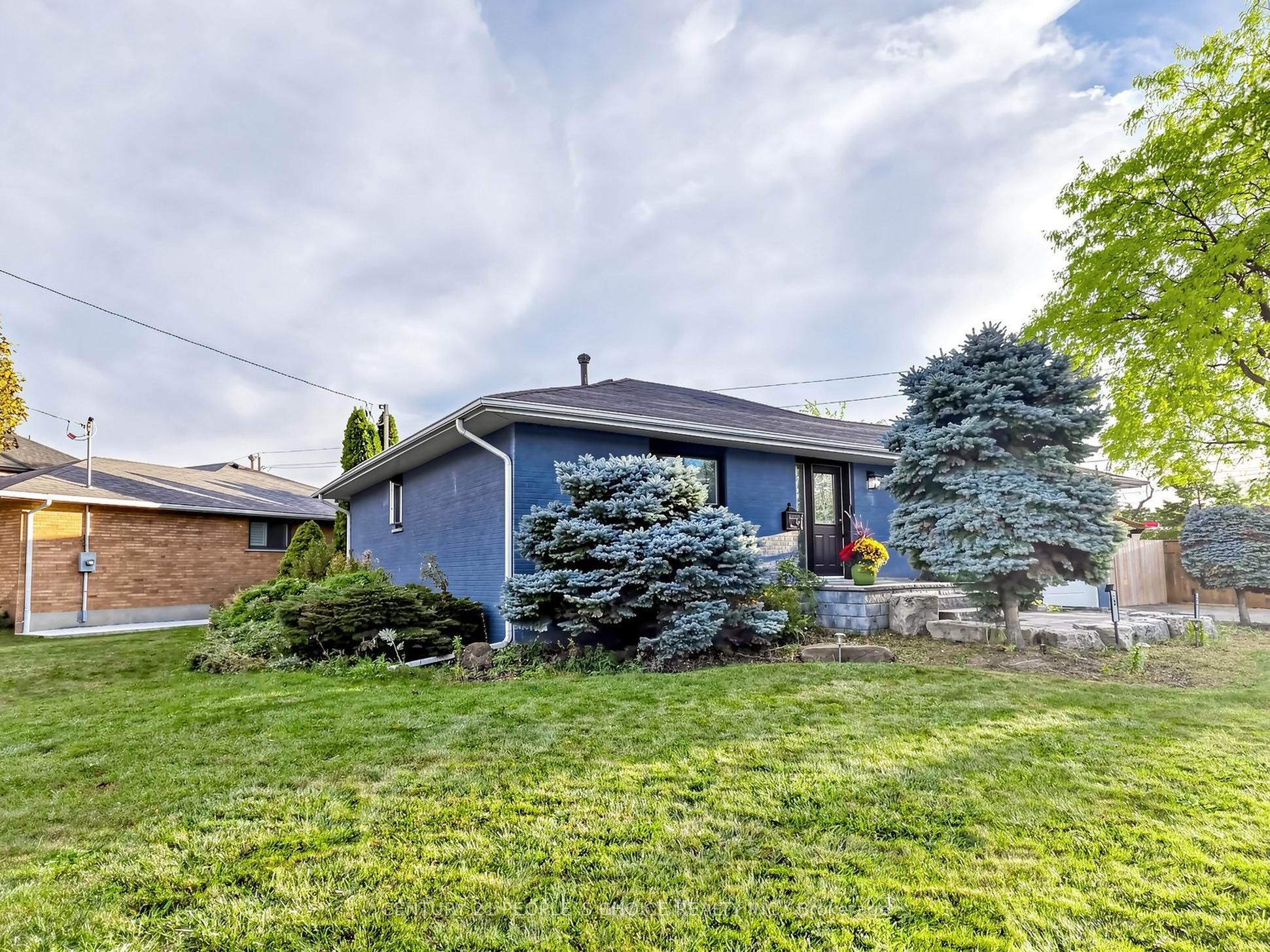 27 Matlock Avenue