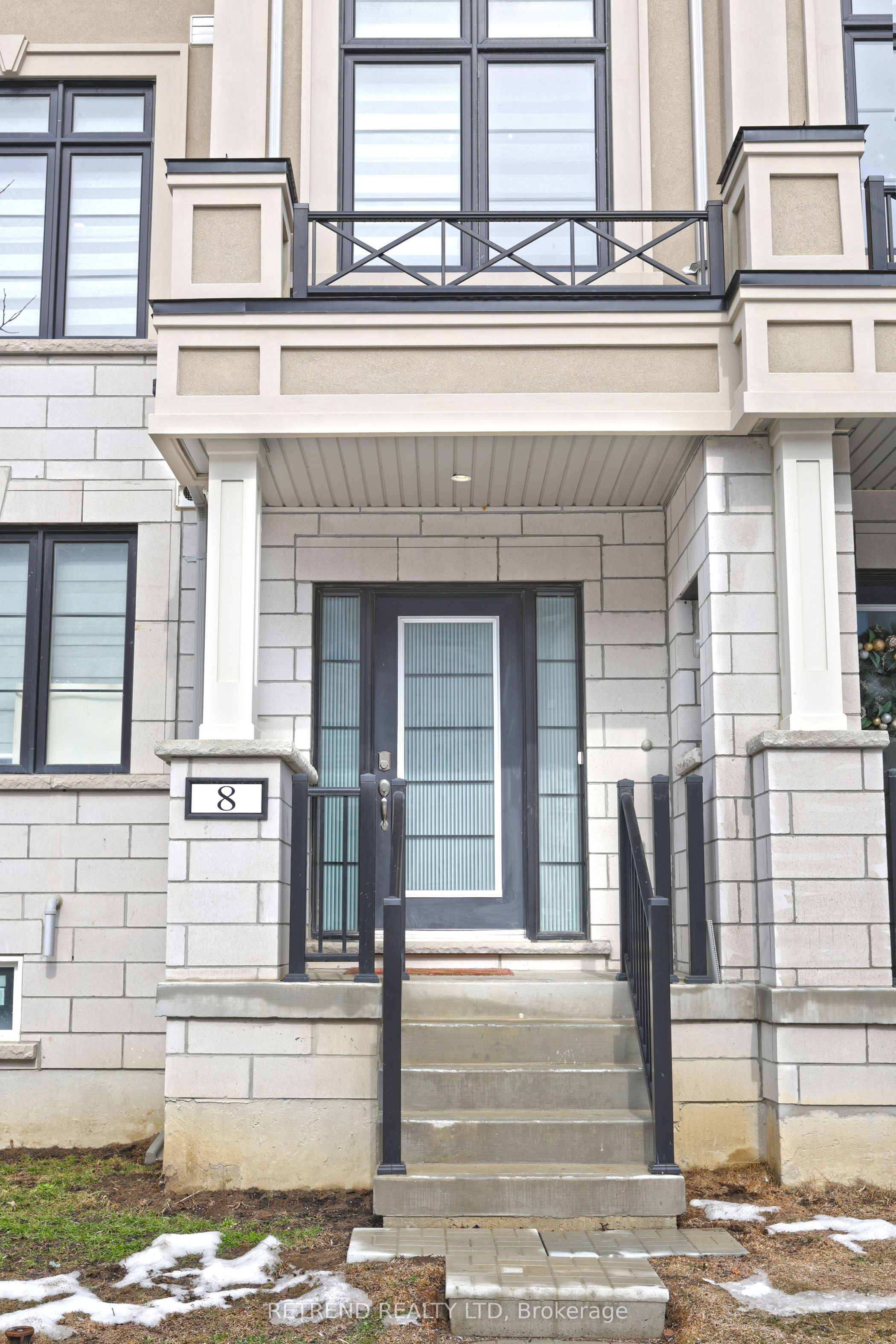 8 Guardhouse Crescent