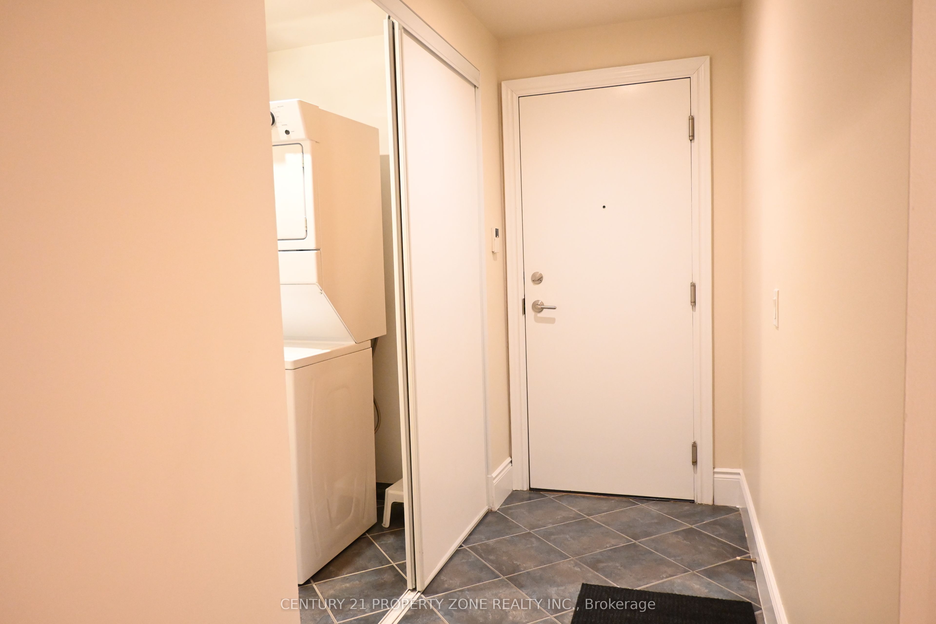 5233 Dundas Street W 320